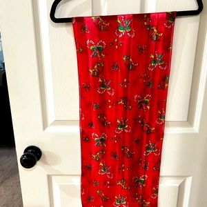 Woman’s Christmas scarf